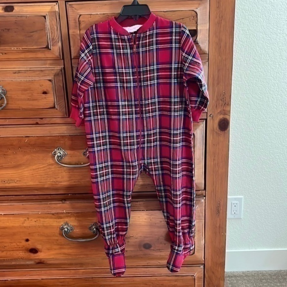 Pajamagram Boy’s red plaid sleeper, size 18 months EUC